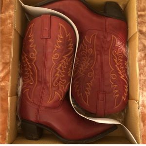 Red Laredo cowgirl boots